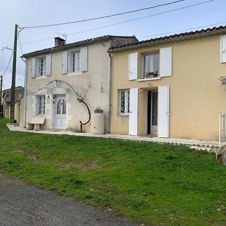 Charmant Studio Meuble Montignac-Charente Exterior foto